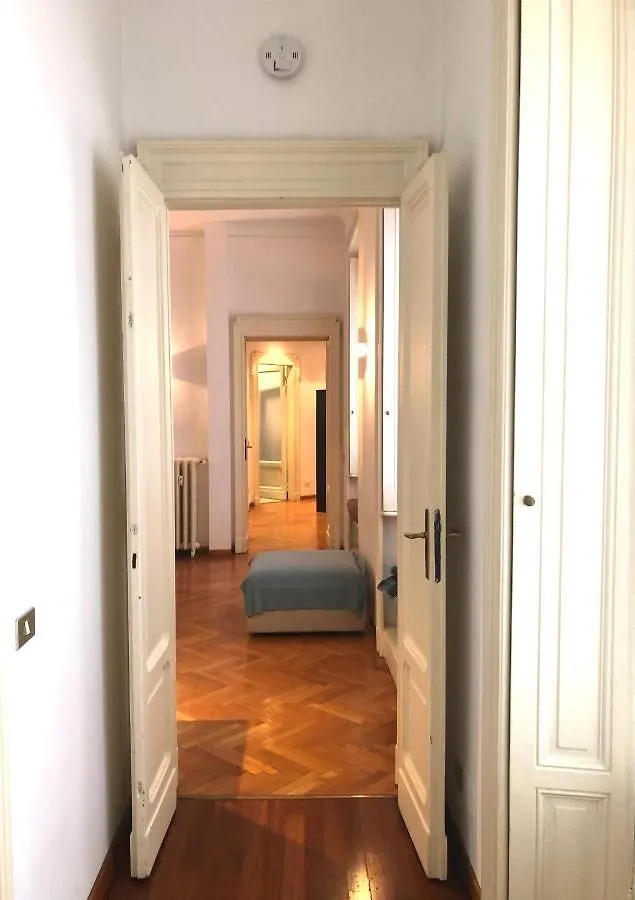 Design Ampio E Luminoso Hotel Milan Italy