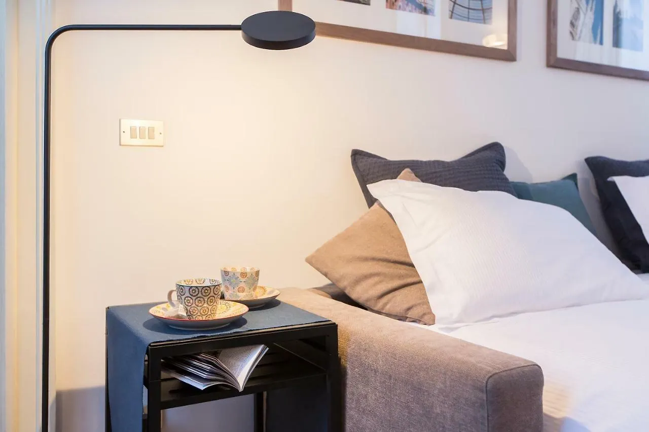 Design Ampio E Luminoso Hotel Milan Italy